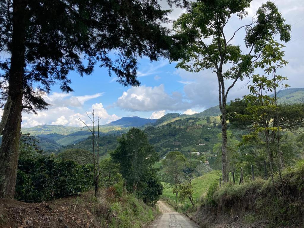 Отель Spanglish Colombia Херико Экстерьер фото